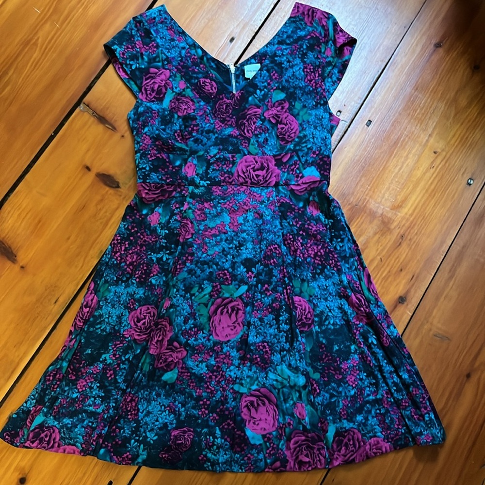 Retro style dress size 10 floral pattern